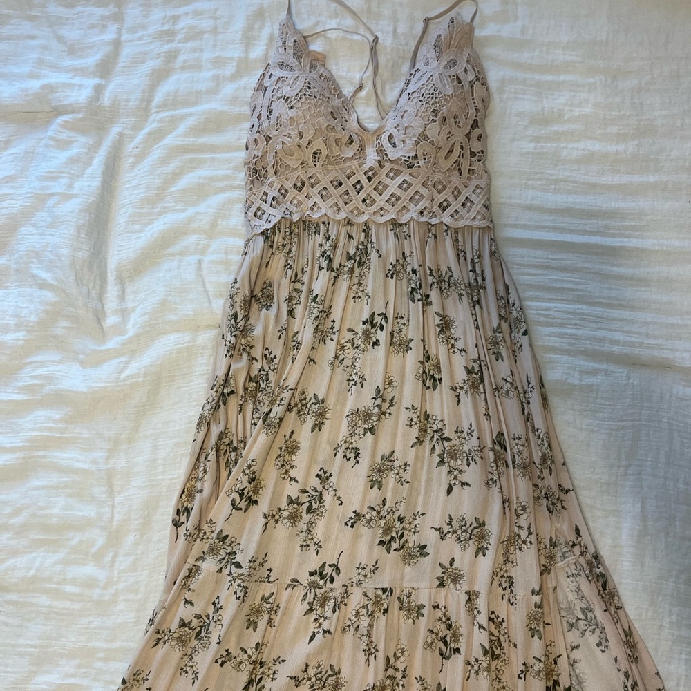 Floral Lace Maxi Dress